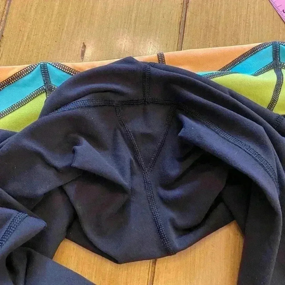 Lululemon Crop Leggings size 6 - Picture 5 of 10